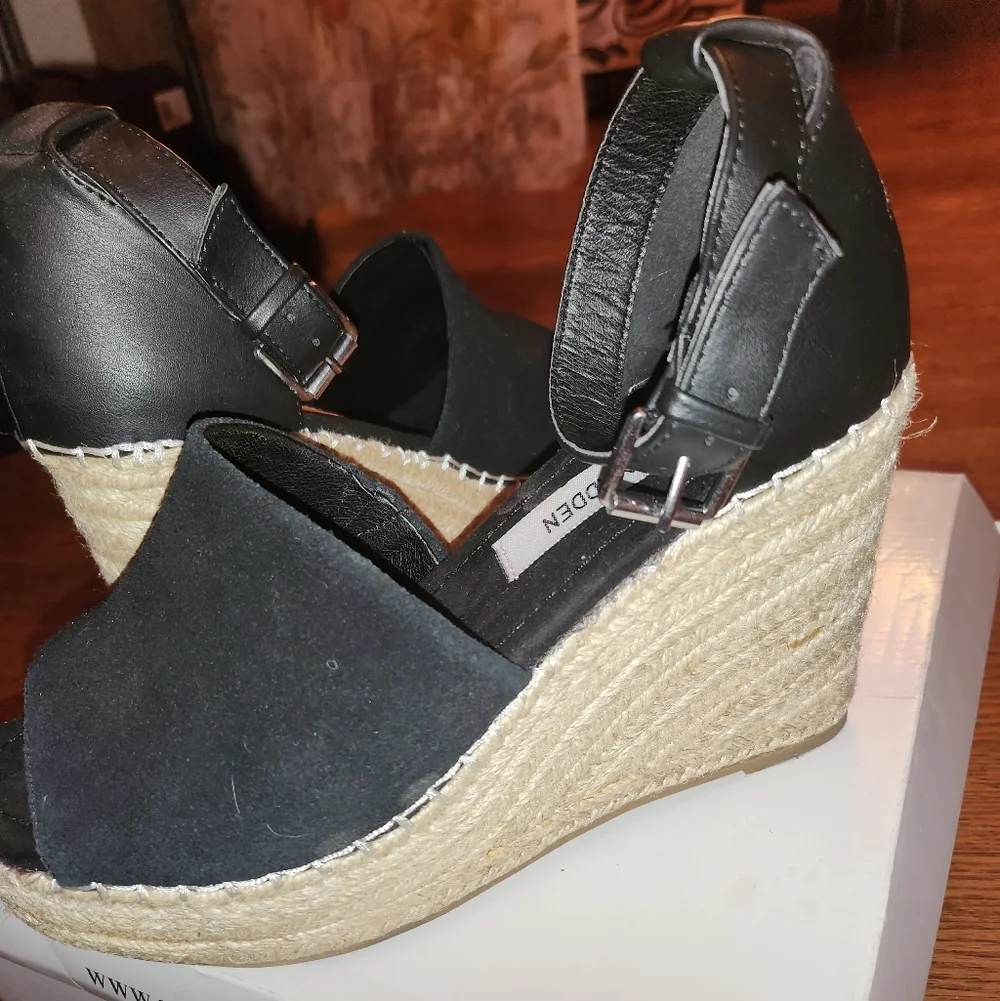 Steve Madden Black Espadrille Wedges - Picture 5 of 8